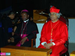 Con mucho regocijo fieles católicos reciben a Cardenal Brenes en Catedral de Managua