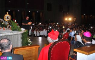 Con mucho regocijo fieles católicos reciben a Cardenal Brenes en Catedral de Managua