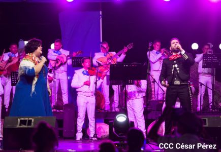 Concierto “Amor de Madre” en el Puerto Salvador Allende