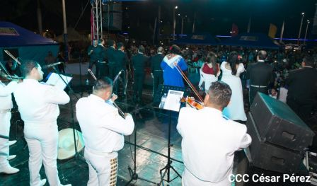 Concierto “Amor de Madre” en el Puerto Salvador Allende