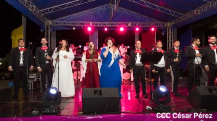 Concierto “Amor de Madre” en el Puerto Salvador Allende