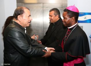 Presidente Daniel y Compañera Rosario reciben a Su Eminencia Cardenal Leopoldo Brenes