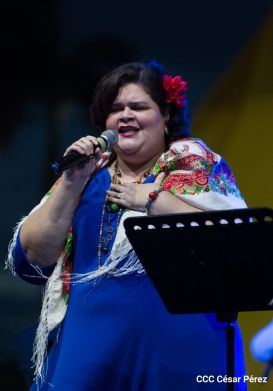 Concierto “Amor de Madre” en el Puerto Salvador Allende