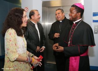 Presidente Daniel y Compañera Rosario reciben a Su Eminencia Cardenal Leopoldo Brenes