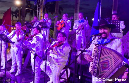 Concierto “Amor de Madre” en el Puerto Salvador Allende