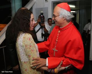 Presidente Daniel y Compañera Rosario reciben a Su Eminencia Cardenal Leopoldo Brenes