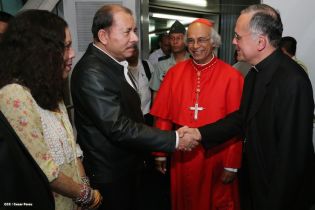 Presidente Daniel y Compañera Rosario reciben a Su Eminencia Cardenal Leopoldo Brenes