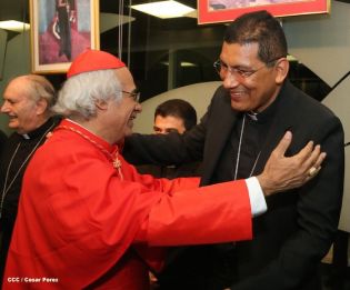 Presidente Daniel y Compañera Rosario reciben a Su Eminencia Cardenal Leopoldo Brenes