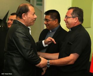 Presidente Daniel y Compañera Rosario reciben a Su Eminencia Cardenal Leopoldo Brenes