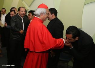Presidente Daniel y Compañera Rosario reciben a Su Eminencia Cardenal Leopoldo Brenes