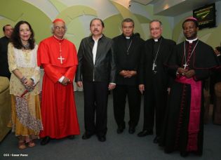 Presidente Daniel y Compañera Rosario reciben a Su Eminencia Cardenal Leopoldo Brenes