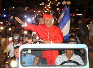 Presidente Daniel y Compañera Rosario reciben a Su Eminencia Cardenal Leopoldo Brenes