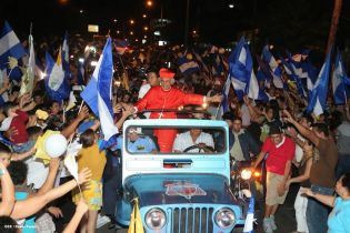 Presidente Daniel y Compañera Rosario reciben a Su Eminencia Cardenal Leopoldo Brenes