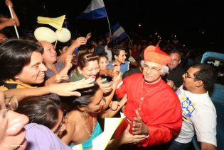 Presidente Daniel y Compañera Rosario reciben a Su Eminencia Cardenal Leopoldo Brenes