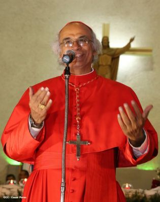 Presidente Daniel y Compañera Rosario reciben a Su Eminencia Cardenal Leopoldo Brenes