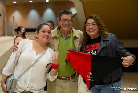 ¡Nicaragua libre y luminosa! Cantata en homenaje al Comandante Carlos Fonseca