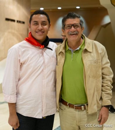 ¡Nicaragua libre y luminosa! Cantata en homenaje al Comandante Carlos Fonseca