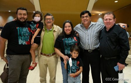 ¡Nicaragua libre y luminosa! Cantata en homenaje al Comandante Carlos Fonseca