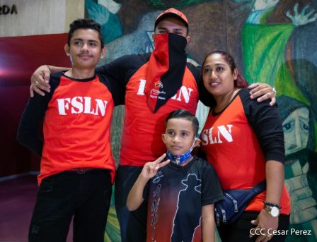 ¡Nicaragua libre y luminosa! Cantata en homenaje al Comandante Carlos Fonseca