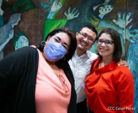 ¡Nicaragua libre y luminosa! Cantata en homenaje al Comandante Carlos Fonseca