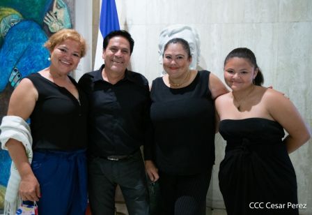 ¡Nicaragua libre y luminosa! Cantata en homenaje al Comandante Carlos Fonseca