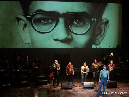 ¡Nicaragua libre y luminosa! Cantata en homenaje al Comandante Carlos Fonseca