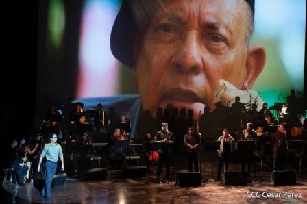 ¡Nicaragua libre y luminosa! Cantata en homenaje al Comandante Carlos Fonseca