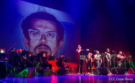 ¡Nicaragua libre y luminosa! Cantata en homenaje al Comandante Carlos Fonseca