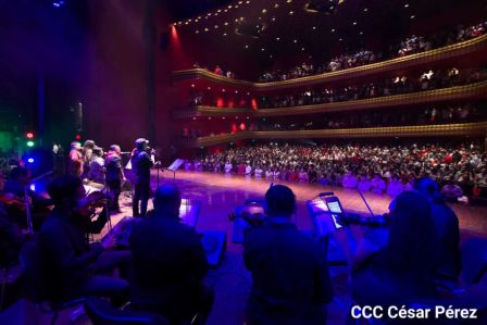 ¡Nicaragua libre y luminosa! Cantata en homenaje al Comandante Carlos Fonseca