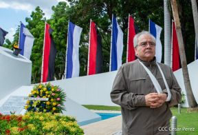 Ofrendas florales en el 85 aniversario del natalicio del Comandante Carlos Fonseca Amador