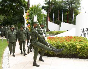 Ofrendas florales en el 85 aniversario del natalicio del Comandante Carlos Fonseca Amador