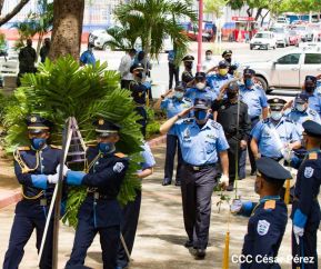 Ofrendas florales en el 85 aniversario del natalicio del Comandante Carlos Fonseca Amador