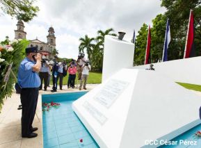 Ofrendas florales en el 85 aniversario del natalicio del Comandante Carlos Fonseca Amador