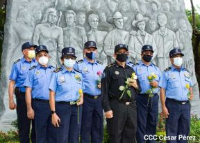 Ofrendas florales en el 85 aniversario del natalicio del Comandante Carlos Fonseca Amador