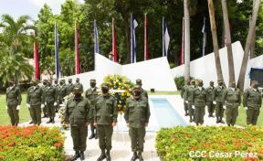 Ofrendas florales en el 85 aniversario del natalicio del Comandante Carlos Fonseca Amador