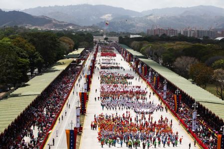 Desfile cívico-militar en honor al primer aniversario del tránsito a la inmortalidad de Chávez
