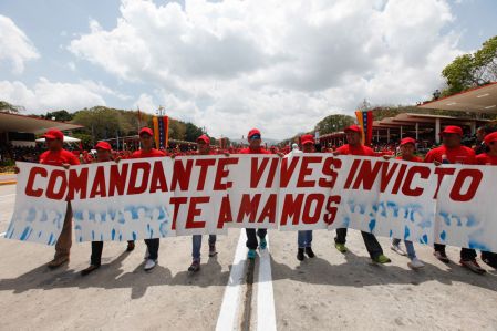 Desfile cívico-militar en honor al primer aniversario del tránsito a la inmortalidad de Chávez