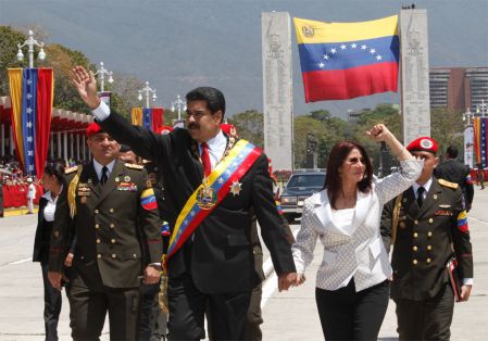 Desfile cívico-militar en honor al primer aniversario del tránsito a la inmortalidad de Chávez