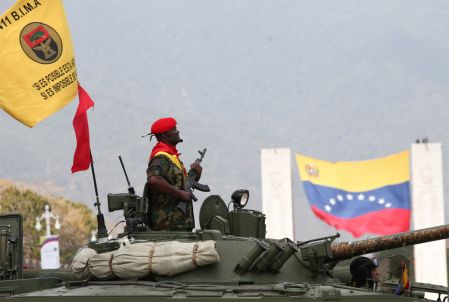 Desfile cívico-militar en honor al primer aniversario del tránsito a la inmortalidad de Chávez