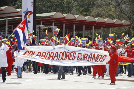 Desfile cívico-militar en honor al primer aniversario del tránsito a la inmortalidad de Chávez