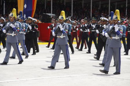 Desfile cívico-militar en honor al primer aniversario del tránsito a la inmortalidad de Chávez