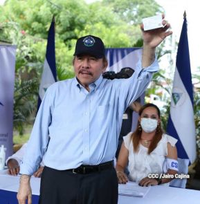 Presidente Daniel Ortega y Compañera Rosario Murillo participan en Verificación Ciudadana