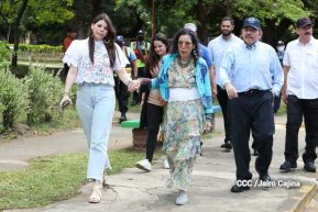 Presidente Daniel Ortega y Compañera Rosario Murillo participan en Verificación Ciudadana