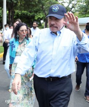 Presidente Daniel Ortega y Compañera Rosario Murillo participan en Verificación Ciudadana