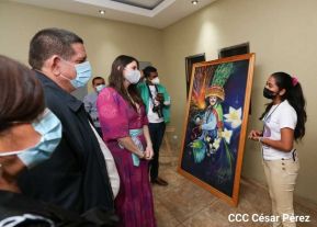 "ES Arte Moda, Diseño y Muralismo"