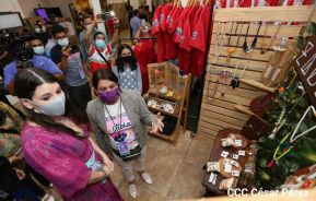 "ES Arte Moda, Diseño y Muralismo"