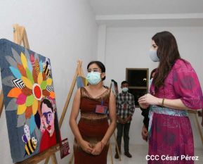 "ES Arte Moda, Diseño y Muralismo"