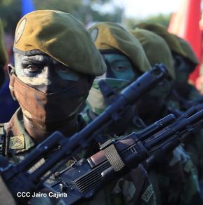 Desfile Pueblo-Ejército conmemorando 42 Años de Amor a la Patria