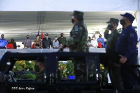 Desfile Pueblo-Ejército conmemorando 42 Años de Amor a la Patria