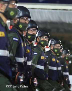 Desfile Pueblo-Ejército conmemorando 42 Años de Amor a la Patria